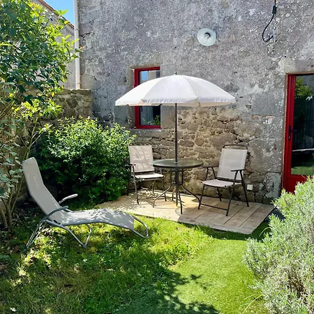Maison A La Campagne Les Oliviers La Bruffiere Exterior photo